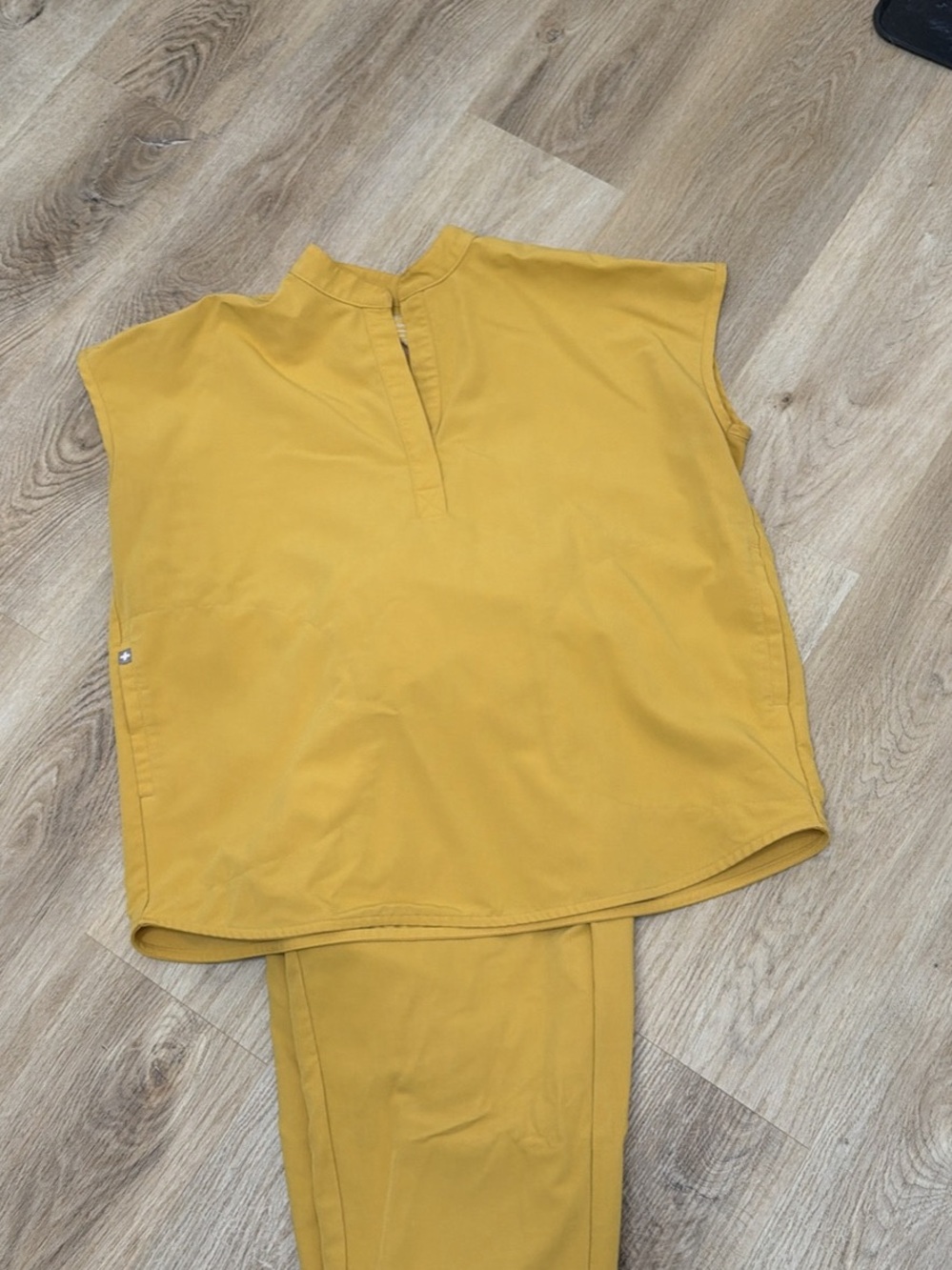 Women’s Sleeveless Tunic and Pant Set in Mustard Yellow
